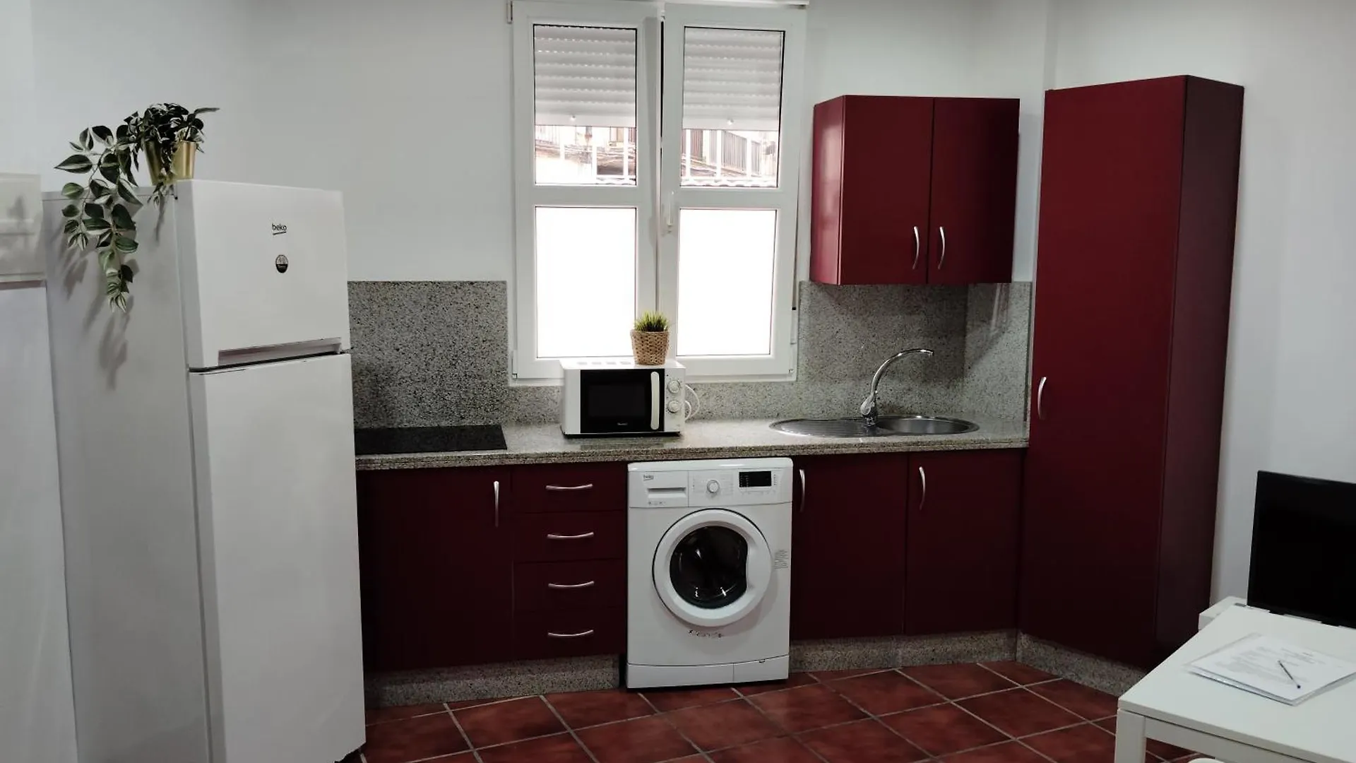 Apartament contacts